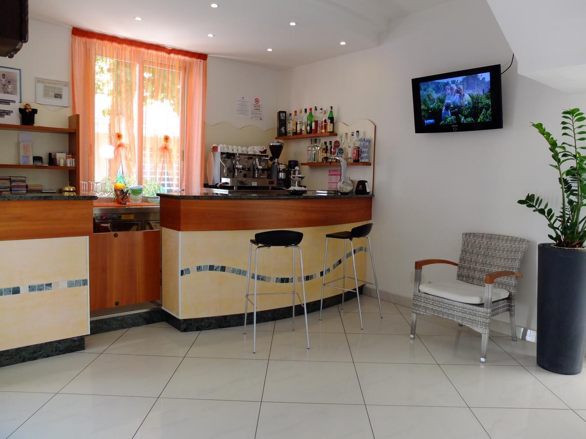 B&B Hotel Villa Nora Bellaria-Igea Marina Bagian luar foto